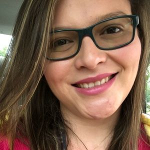 Meet your Posher, Casandra